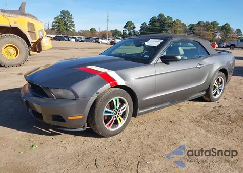 2010 Ford Mustang V6 Premium z USA, uszkodzony, nr VIN 1ZVBP8EN2A5113344